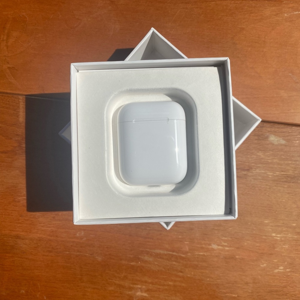 Case used AirPods 1st & 2nd generation with box